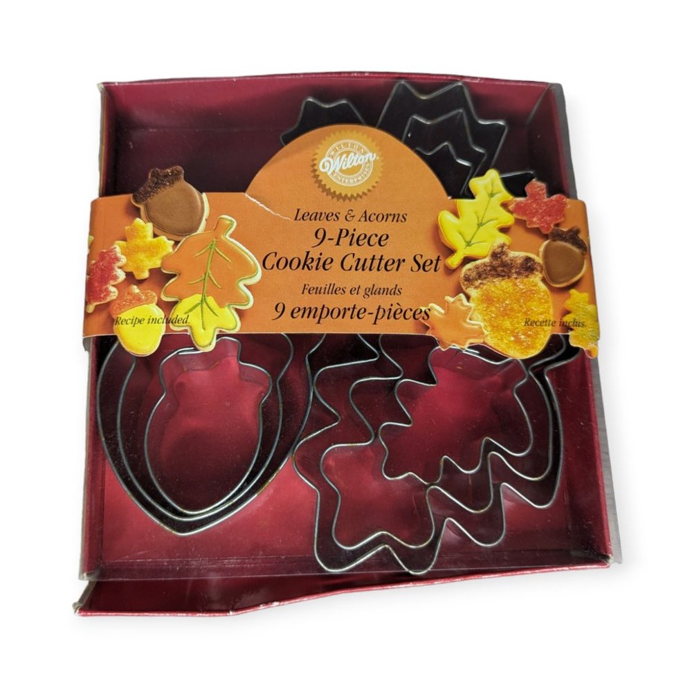 Vintage 1998 Wilton 9 Piece Fall/Autumn Cookie Cutter Set NWT
